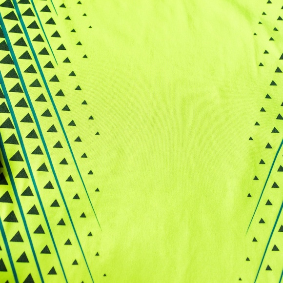 Bundle Of Two Boys Nike Dri-Fit Shirts - Picture 7 of 7